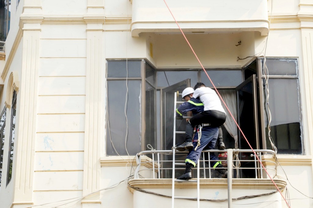 Ra mắt lực lượng thường trực chữa cháy tại tuyến phố đi bộ