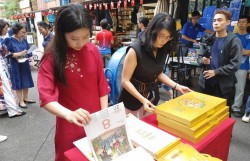 Lịch sử và khát vọng phát triển qua bộ lịch bloc siêu cực đại