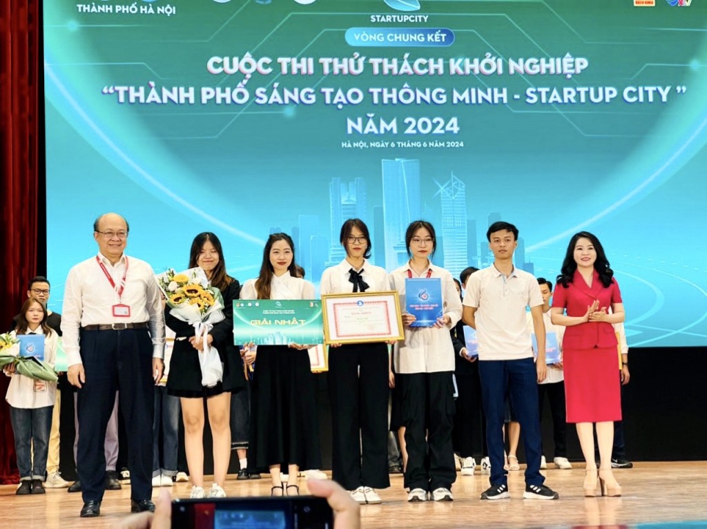 Đội thi dành giải 