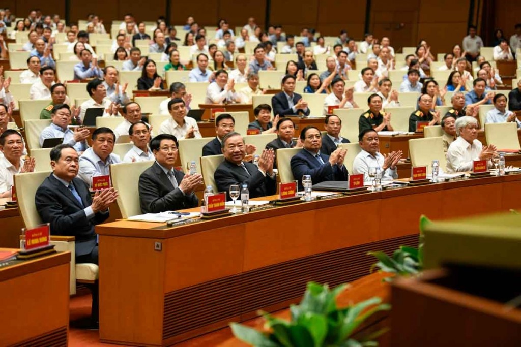 Tổng Bí thư Tô Lâm và các đại biểu tham dự Hội nghị tại điểm cầu chính Phòng họp Diên Hồng, Nhà Quốc hội, Hà Nội. Tổng Bí thư Tô Lâm và các đại biểu tham dự Hội nghị tại điểm cầu chính Phòng họp Diên Hồng, Nhà Quốc hội, Hà Nội.