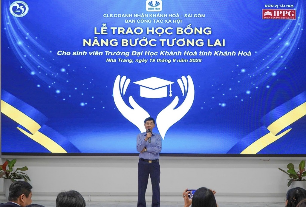 “Nâng bước tương lai” - Tấm lòng của ông Johnathan Hạnh Nguyễn dành cho thế hệ trẻ Khánh Hòa