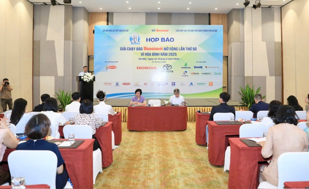 Quang cảnh buổi họp báo