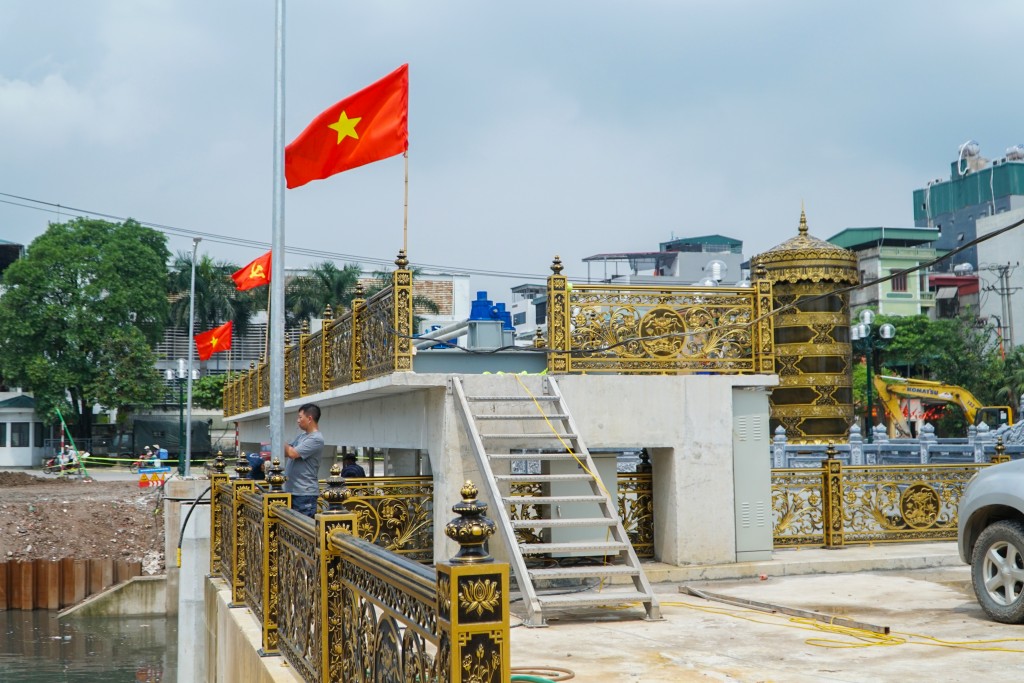 Người dân ấn tượng với công năng và kiến trúc đập dâng Tô Lịch