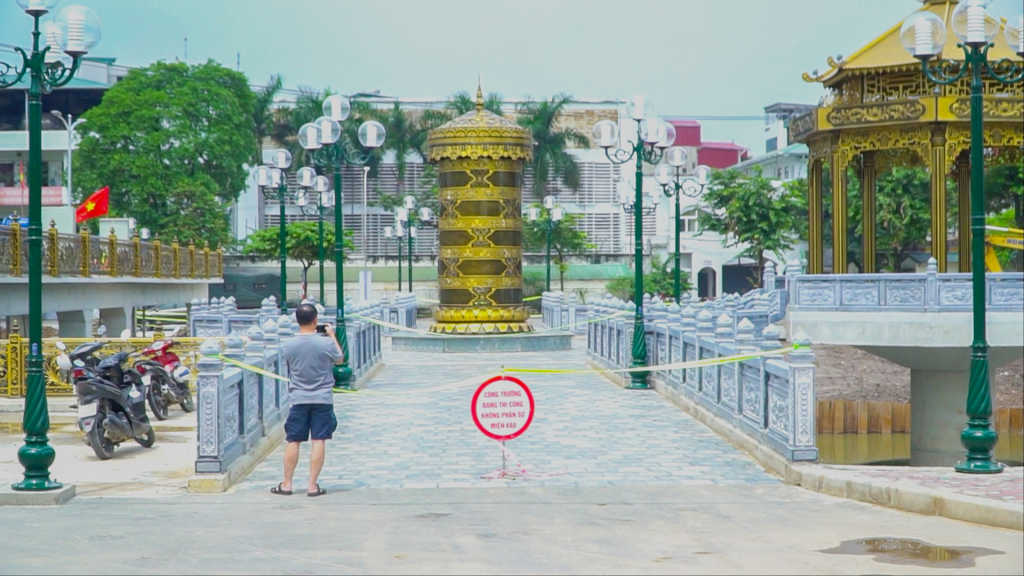 Người dân ấn tượng với công năng và kiến trúc đập dâng Tô Lịch