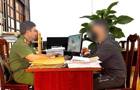 Khởi tố thiếu niên 17 tuổi lừa đảo chiếm đoạt hơn 250 triệu đồng