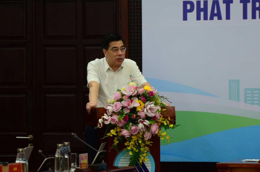 Ông Trần Minh Tuấn, Vụ trưởng Vụ Kinh tế và Xã hội số (Bộ Khoa học và Công nghệ) trình bày tham luận gợi ý “công thức” phát triển thành công kinh tế số tại TP Đà Nẵng