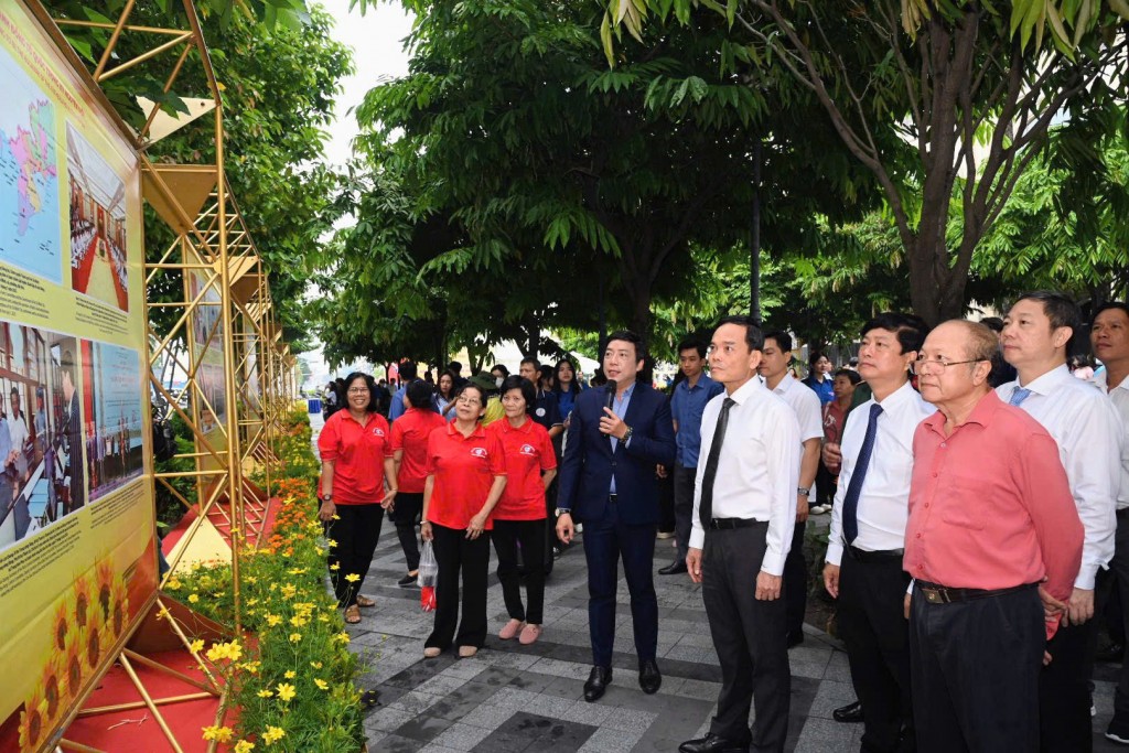 TP Hồ Chí Minh khai mạc triển lãm về lịch sử và thời đại