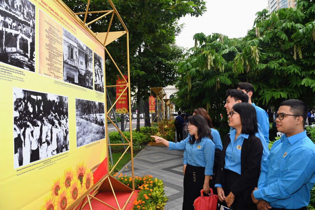 TP Hồ Chí Minh khai mạc triển lãm về lịch sử và thời đại