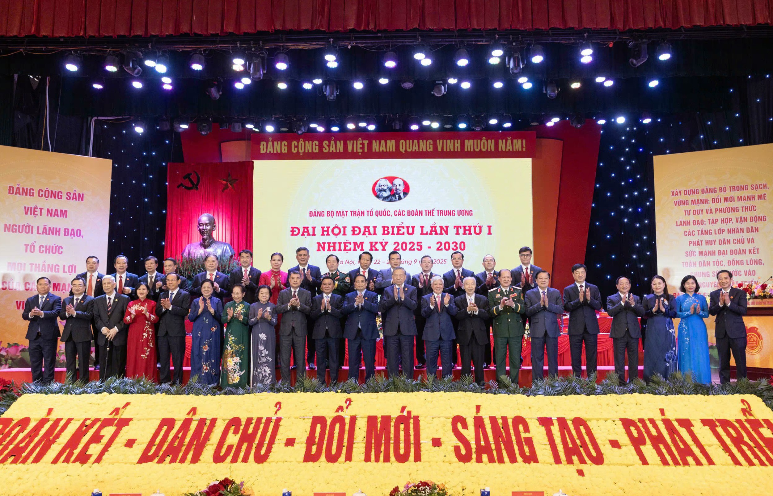 Chung sức, đồng lòng thực hiện thắng lợi nghị quyết đại hội