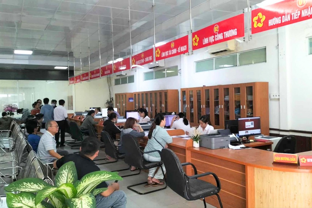 hực hiện thủ tục hành chính theo cơ chế một cửa, một cửa liên thông