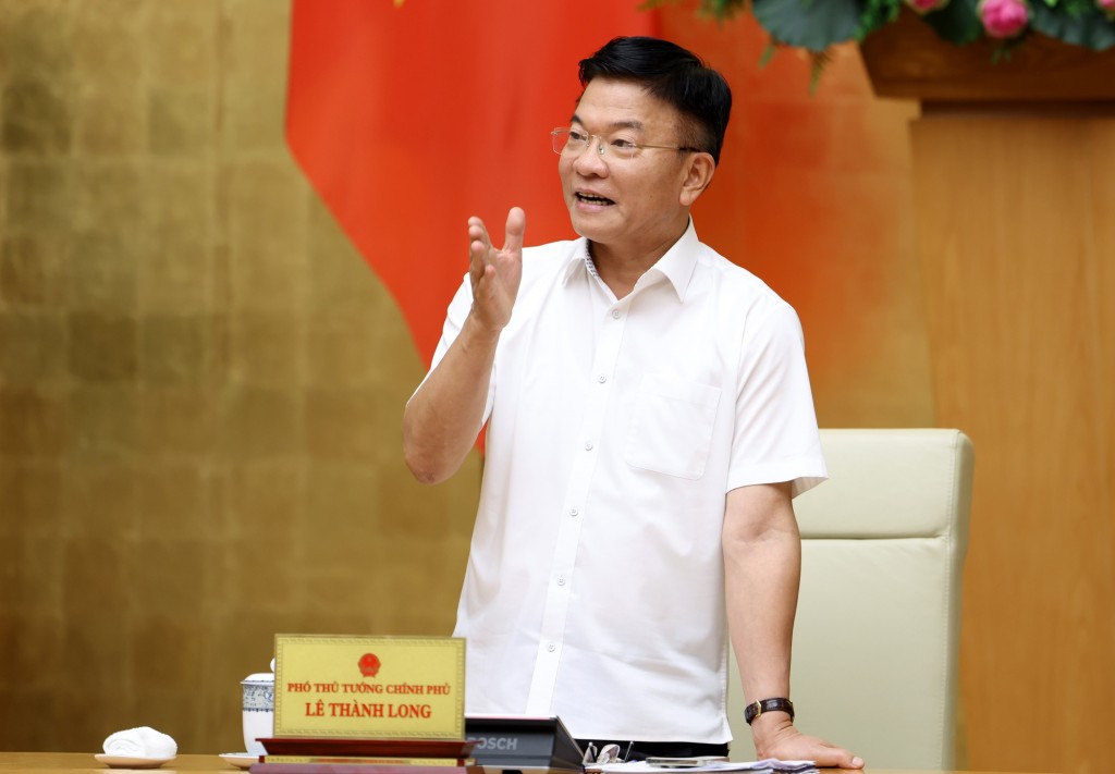 Phó Thủ tướng Lê Thành Long phát biểu tại cuộc họp Ban Chỉ đạo liên ngành Trung ương về an toàn thực phẩm - Ảnh: VGP/Nguyễn Đức