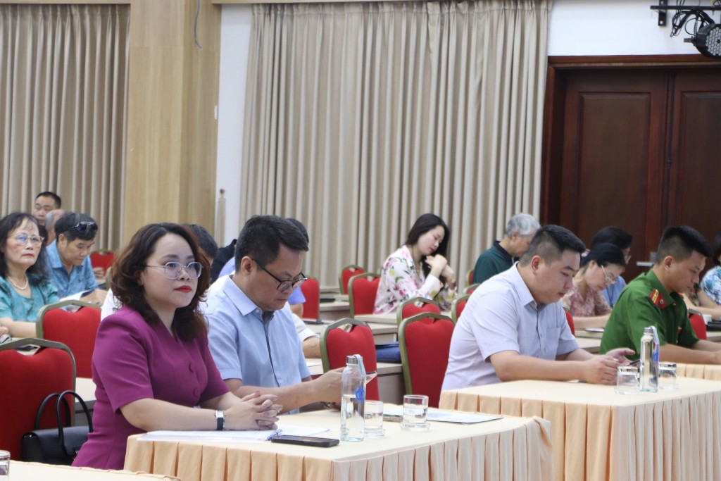 Các đại biểu dự hội nghị