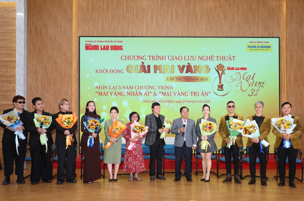 Các nghệ sĩ tại buổi giao lưu