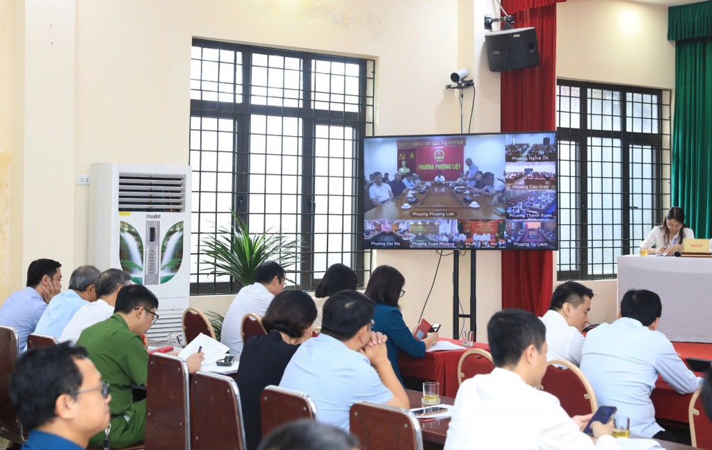 Cử tri kiến nghị sớm ban hành bộ sách giáo khoa chuẩn toàn quốc