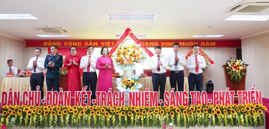 Vun đắp khối đại đoàn kết, gắn bó chính quyền với Nhân dân