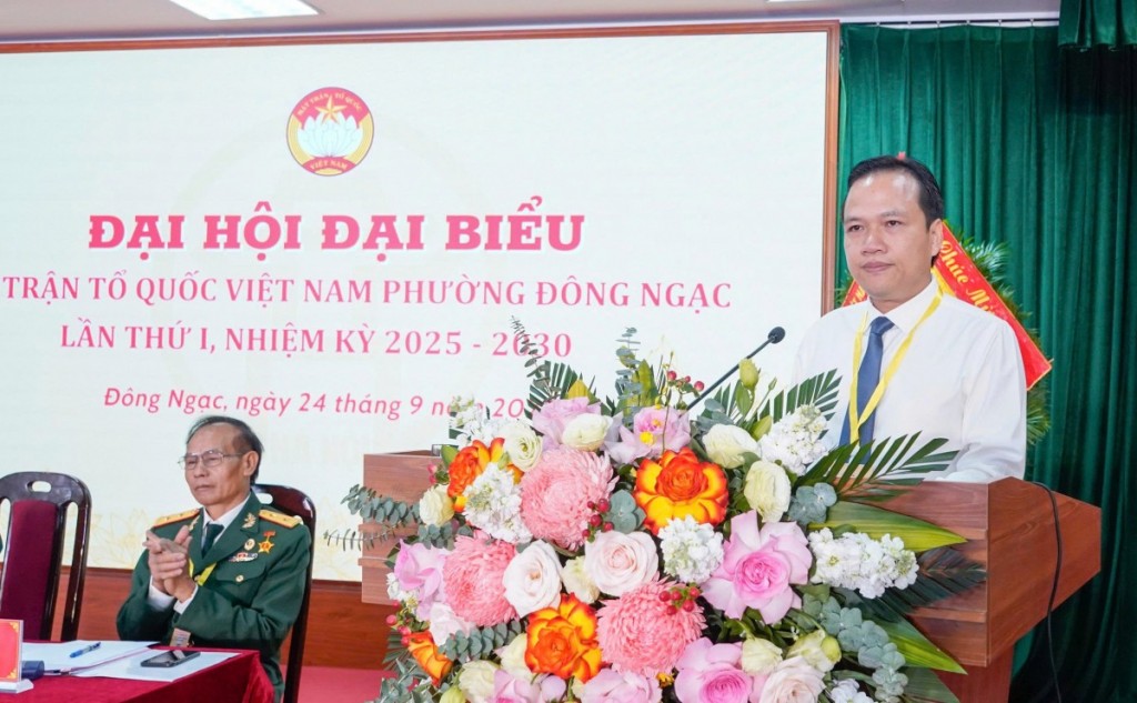 Đồng chí Ngô Văn Nam, Bí thư Đảng ủy, Chủ tịch Hội đồng nhân dân phường Đông Ngạc phát biểu tại Đại hội Đồng chí Ngô Văn Nam, Bí thư Đảng ủy, Chủ tịch Hội đồng nhân dân phường Đông Ngạc phát biểu tại Đại hội