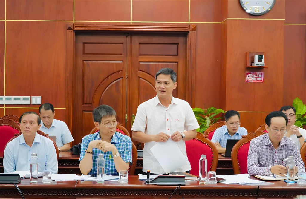 Thảo luận tại hội nghị nhằm nâng cao chất lượng giáo dục tỉnh Cà Mau.