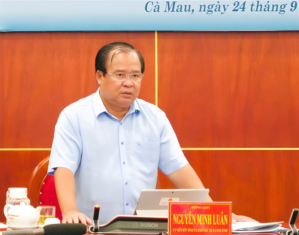 Phó Chủ tịch UBND tỉnh Nguyễn Minh Luân đề nghị Sở Giáo dục và Đào tạo; các sở, ngành, đơn vị, địa phương tiếp tục rà soát, có phương án sắp xếp hệ thống trường, lớp cho phù hợp với mô hình tổ chức chính quyền địa phương 02 cấp