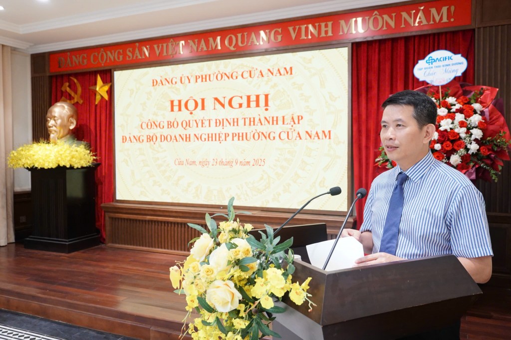 Đồng chí Phạm Tuấn Long – Bí thư Đảng ủy, Chủ tịch HĐND phường Cửa Nam phát biểu chỉ đạo tại Hội nghị