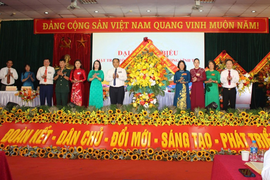 tặng hoa chúc mừng tặng hoa chúc mừng