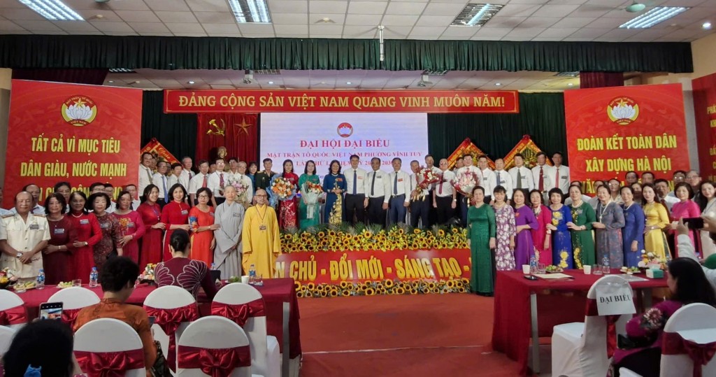 Cầu nối đại đoàn kết, chung sức cùng chính quyền và Nhân dân Cầu nối đại đoàn kết, chung sức cùng chính quyền và Nhân dân