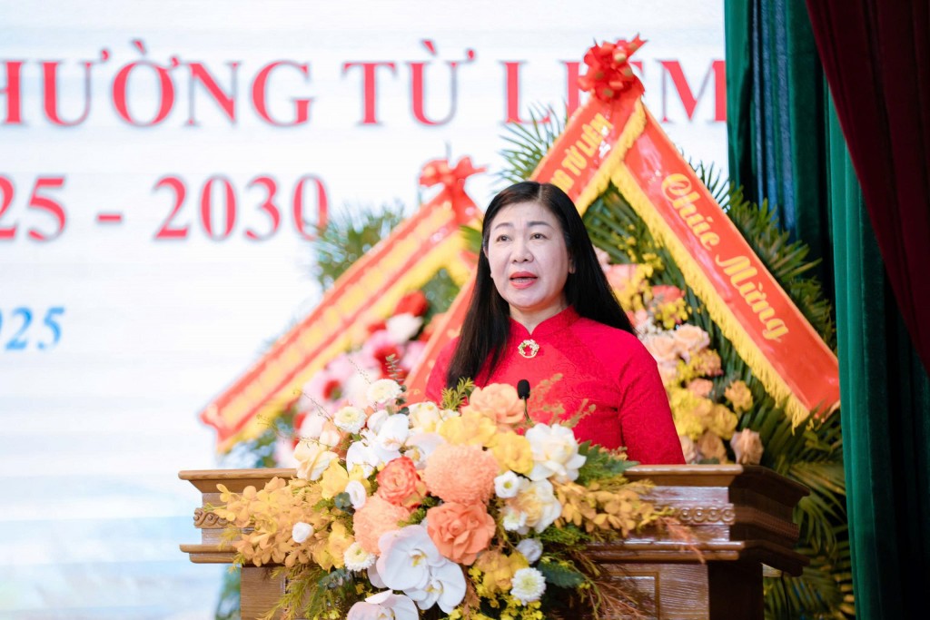 Ủy viên Ban Thường vụ Thành ủy, Chủ tịch Ủy ban MTTQ Việt Nam TP Hà Nội Nguyễn Lan Hương phát biểu chỉ đạo Đại hội