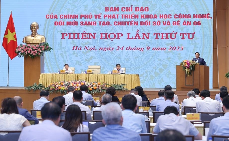 Thủ tướng nêu rõ phương châm hành động 24 từ: Các bộ, ngành, địa phương phải hoàn thiện cơ sở dữ liệu chậm nhất trong quý IV/2025