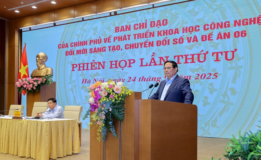 Thủ tướng yêu cầu các bộ, ngành, cơ quan, địa phương tiếp tục quyết liệt trong công tác chỉ đạo, điều hành; đôn đốc, hướng dẫn, kiểm tra, tổng hợp các khó khăn, vướng mắc phát sinh trong quá trình triển khai, kịp thời báo cáo để giải quyết dứt điểm - Ảnh: VGP/Nhật Bắc Thủ tướng yêu cầu các bộ, ngành, cơ quan, địa phương tiếp tục quyết liệt trong công tác chỉ đạo, điều hành; đôn đốc, hướng dẫn, kiểm tra, tổng hợp các khó khăn, vướng mắc phát sinh trong quá trình triển khai, kịp thời báo cáo để giải quyết dứt điểm - Ảnh: VGP/Nhật Bắc