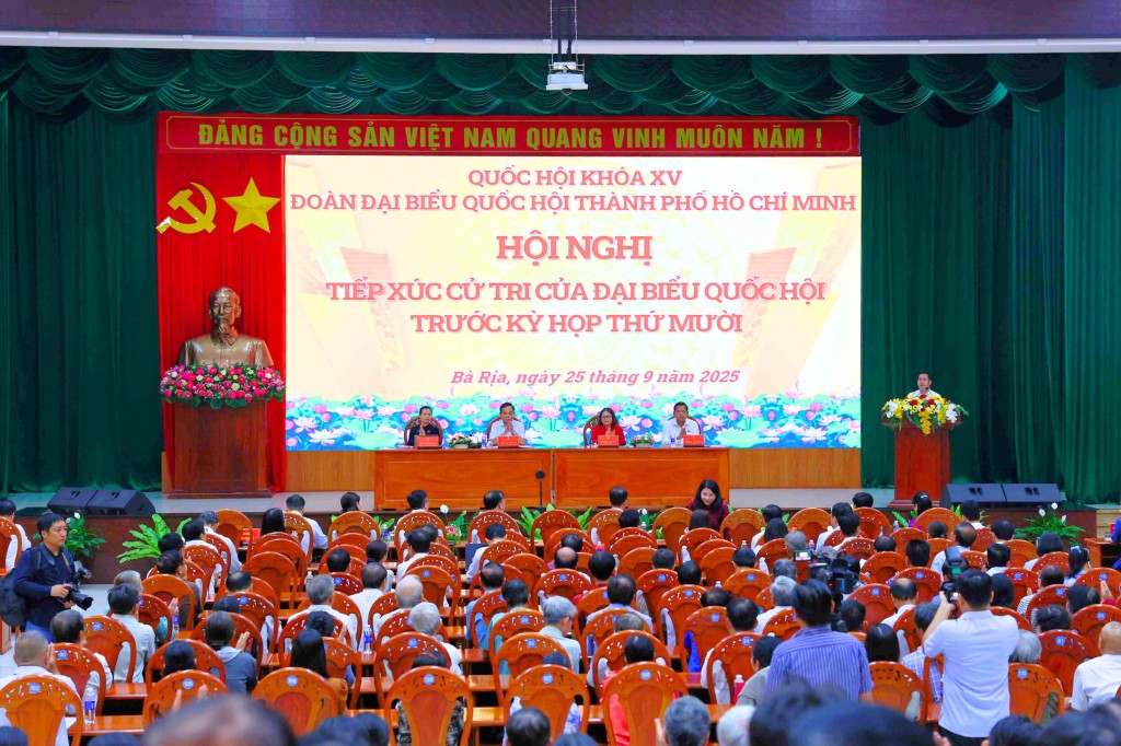 Bí thư Thành ủy Trần Lưu Quang tiếp xúc cử tri khu vực Bà Rịa - Vũng Tàu Bí thư Thành ủy Trần Lưu Quang tiếp xúc cử tri khu vực Bà Rịa - Vũng Tàu