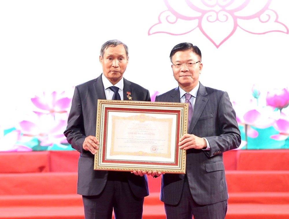 Thi đua từ mệnh lệnh trái tim làm rạng danh đất nước