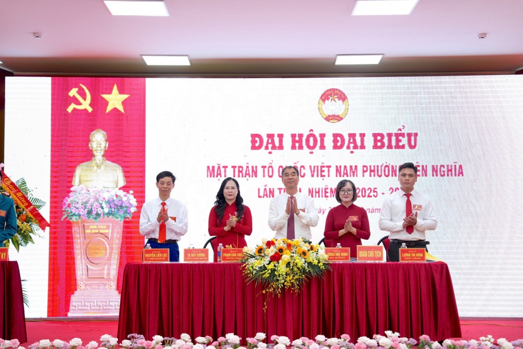 Đoàn Chủ tịch điều hành đại hội