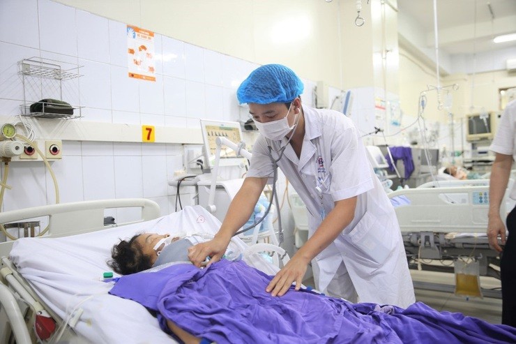 Các đơn vị đảm bảo trực cấp cứu 24/24h, sẵn sàng tiếp nhận và cấp cứu người bệnh. Các đơn vị đảm bảo trực cấp cứu 24/24h, sẵn sàng tiếp nhận và cấp cứu người bệnh.