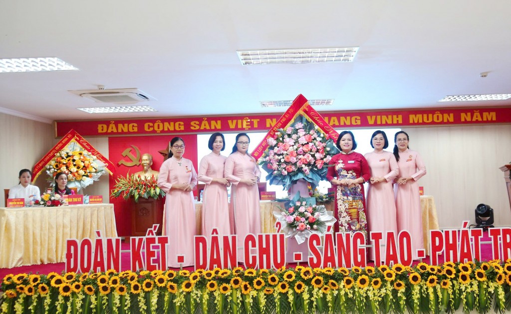 đồng chí Nguyễn Thị Hảo - Ủy viên Ban Thường vụ Hội LHPN Hà Nội, Giám đốc Trung tâm Giáo dục nghề nghiệp và Hỗ trợ phát triển phụ nữ Hà Nội