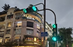 Biển báo, vạch kẻ đường tại TP Hồ Chí Minh đúng quy chuẩn