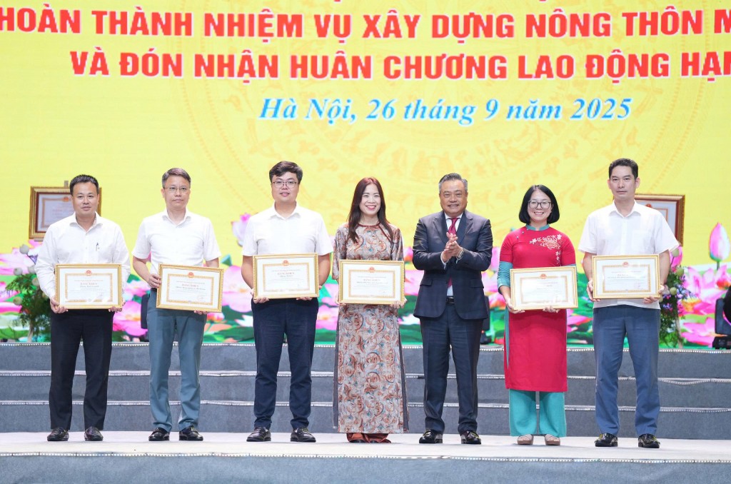 TP Hà Nội đón nhận Huân chương Lao động hạng Nhất