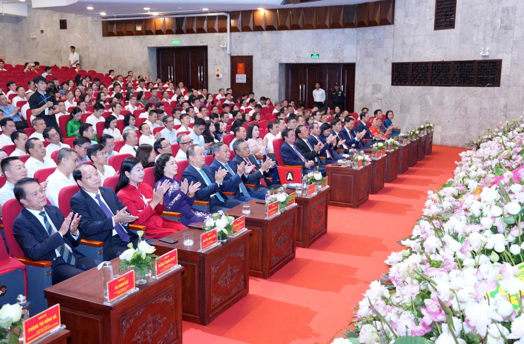 TP Hà Nội đón nhận Huân chương Lao động hạng Nhất