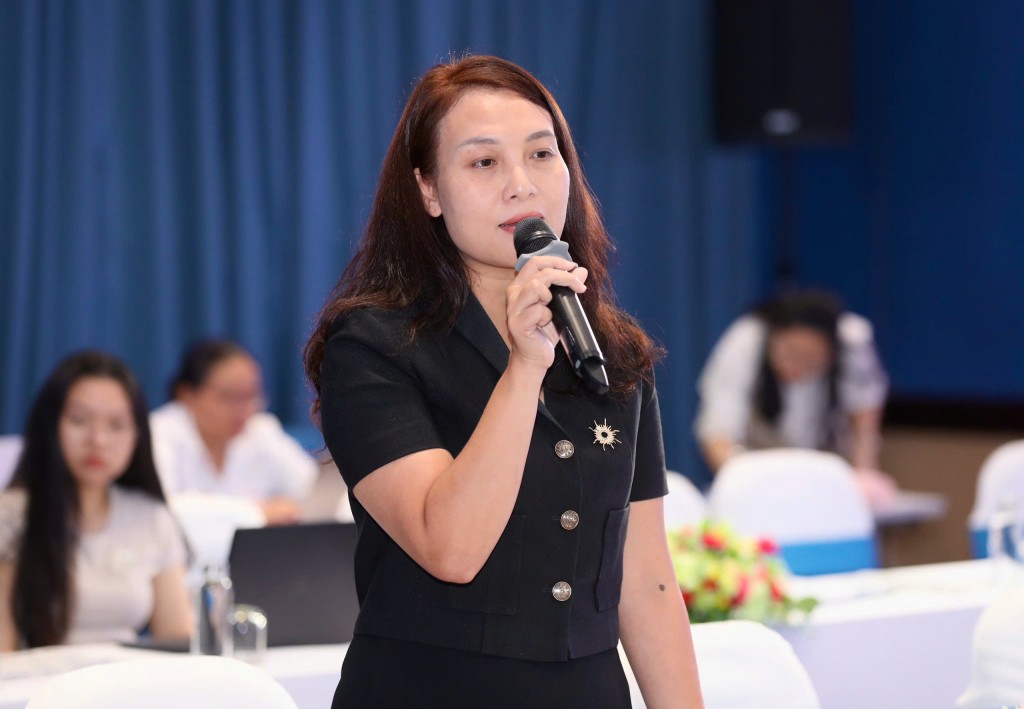 Bà Nguyễn Cẩm Trang – Phó Cục trưởng Cục Xuất Nhập khẩu (Bộ Công Thương) Bà Nguyễn Cẩm Trang – Phó Cục trưởng Cục Xuất Nhập khẩu (Bộ Công Thương)