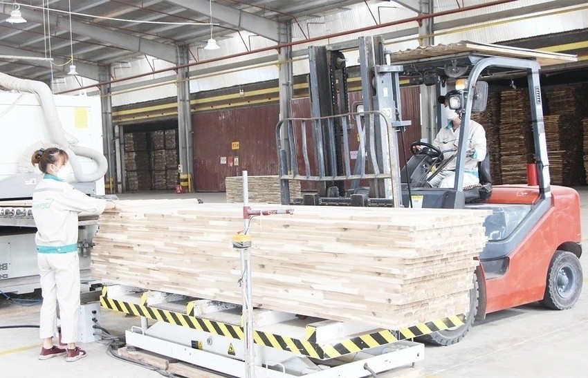 Doanh nghiệp “xanh hóa” sản xuất, giảm phát thải khí nhà kính