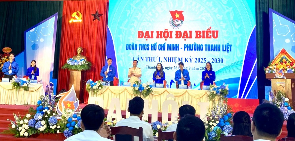 Đoàn Chủ tịch chủ trì Đại hội