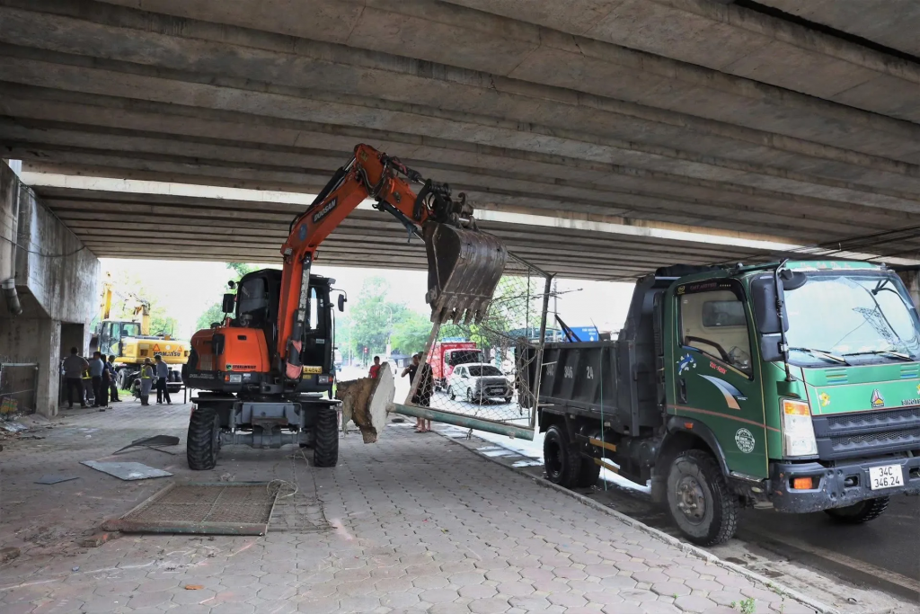 Quyết tâm lập lại trật tự đô thị trên các tuyến phố Quyết tâm lập lại trật tự đô thị trên các tuyến phố