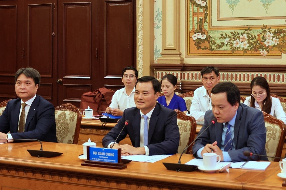 Phó Chủ tịch UBND TP Hồ Chí Minh Bùi Xuân Cường phát biểu tại buổi tiếp đoàn TP Quảng Châu Phó Chủ tịch UBND TP Hồ Chí Minh Bùi Xuân Cường phát biểu tại buổi tiếp đoàn TP Quảng Châu