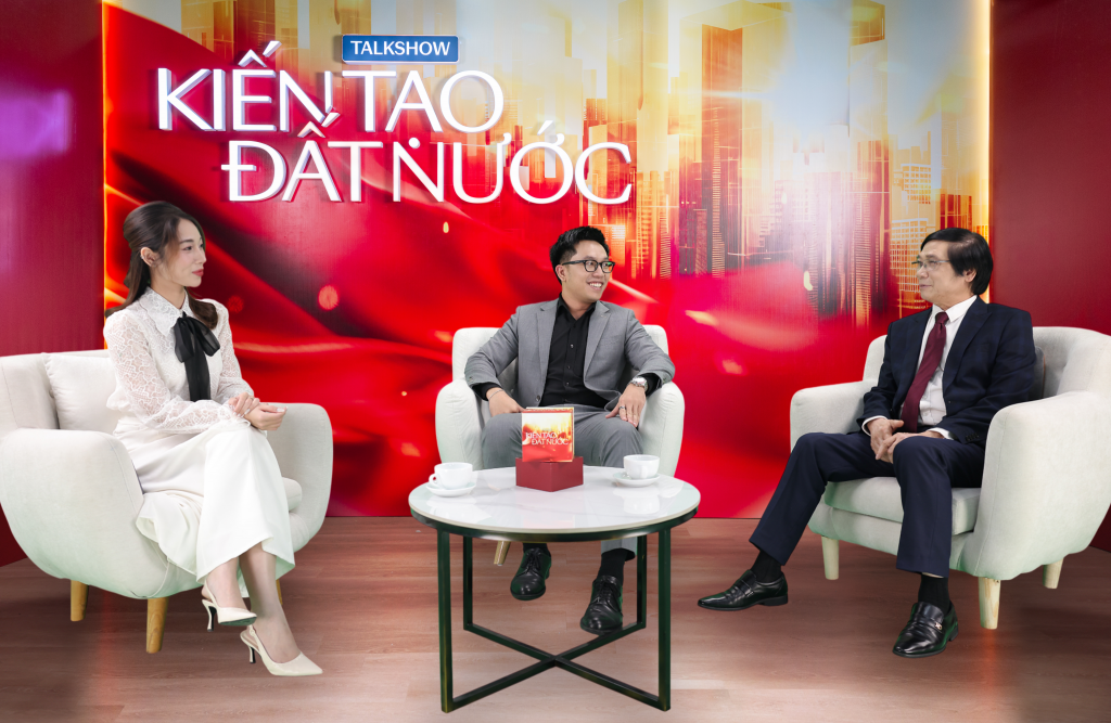 KTS. Trần Ngọc Chính – Chủ tịch Hội Quy hoạch – Kiến trúc, Nguyên Thứ trưởng Bộ Xây dựng và Ông Nguyễn Hoàng Triều – Phó Giám đốc Khối thiết kế Masterise Group tại Talkshow Kiến tạo Đất nước - Tự hào Việt Nam