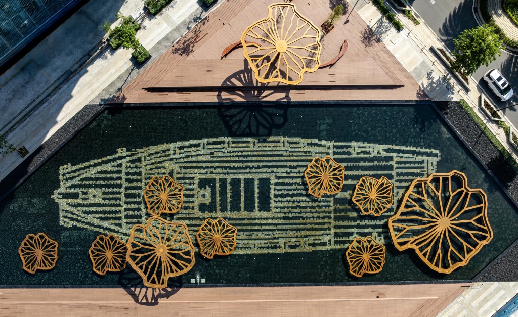 Công viên lá sen tại Grand Marina, Saigon - tinh hoa thế giới trên nền di sản Ba Son.