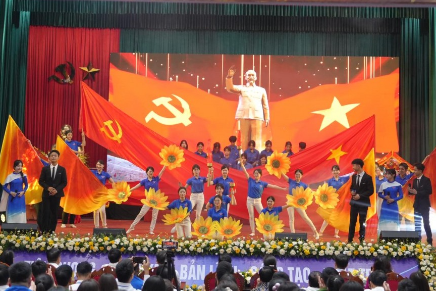 Tiết mục văn nghệ tại Đại hội 