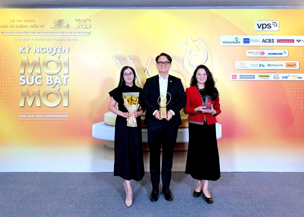 Đại diện của Generali Việt Nam tại Lễ vinh danh Diễn đàn Cấp cao Cố vấn Tài chính Việt Nam 2025 Đại diện của Generali Việt Nam tại Lễ vinh danh Diễn đàn Cấp cao Cố vấn Tài chính Việt Nam 2025