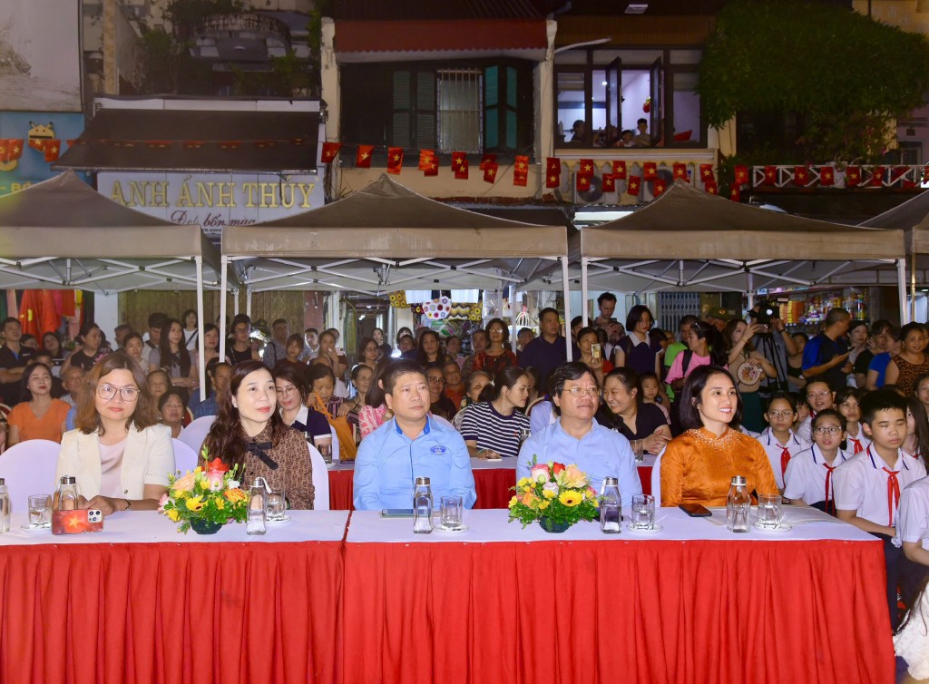 Tưng bừng khai mạc Lễ hội Trung thu Phố cổ năm 2025