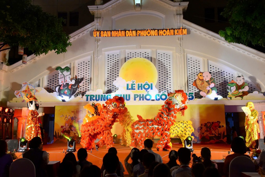 Tưng bừng khai mạc Lễ hội Trung thu Phố cổ năm 2025