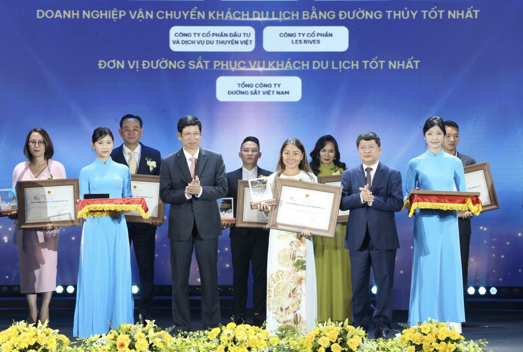 Các doanh nghiệp, đơn vị xuất sắc được vinh danh tại Lễ trao giải thưởng Du lịch Việt Nam 2025 Các doanh nghiệp, đơn vị xuất sắc được vinh danh tại Lễ trao giải thưởng Du lịch Việt Nam 2025