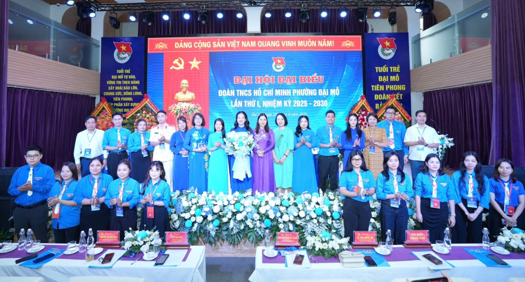 Ban Chấp hành Đoàn phường Đại Mỗ nhiệm kỳ 2025 – 2030 ra mắt tại Đại hội.
