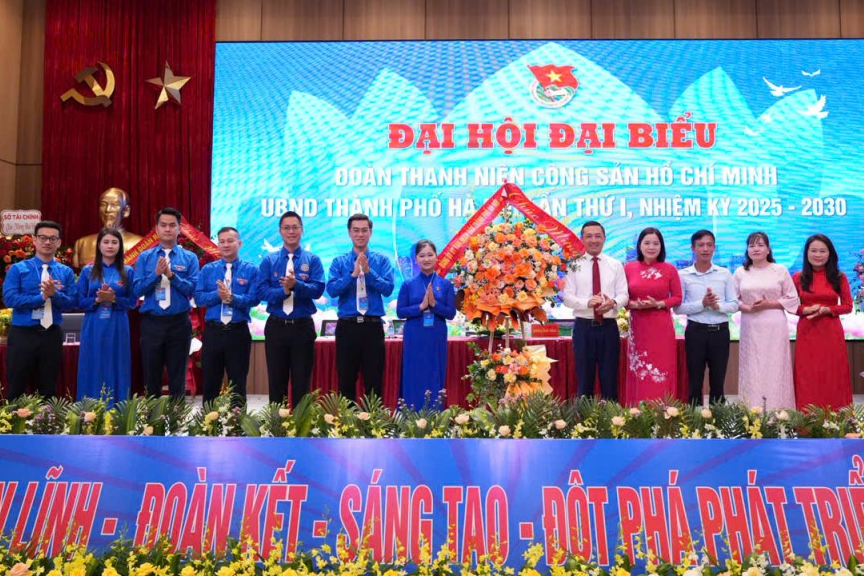 Làm chủ công nghệ, góp sức xây dựng chính quyền văn minh, hiện đại Làm chủ công nghệ, góp sức xây dựng chính quyền văn minh, hiện đại